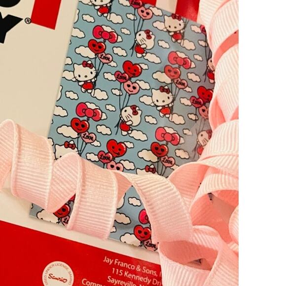 Hello Kitty Love basket 50 x 70 plush throw HK gummy hearts my melody light up - Picture 4 of 9